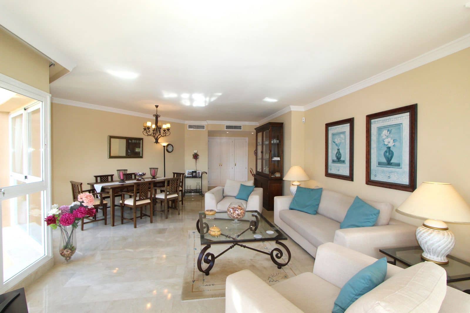 3 bedroom Apartment for sale in Elviria with pool garage - € 535,000 (Ref: 9073698)