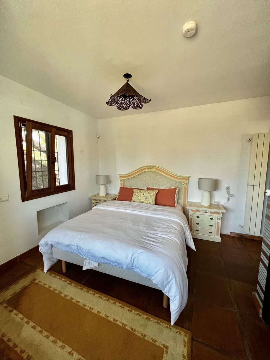 6 sypialnia Willa na sprzedaż w Marbesa z basenem garażem - 1 795 000 € (Ref: 9073700)