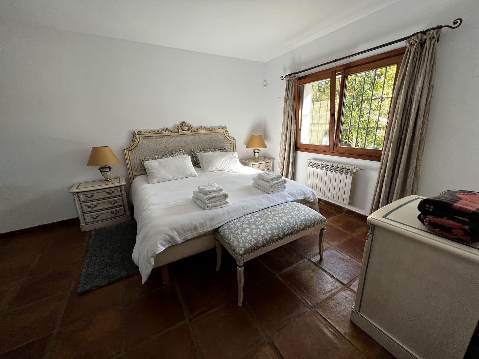 6 sypialnia Willa na sprzedaż w Marbesa z basenem garażem - 1 795 000 € (Ref: 9073700)