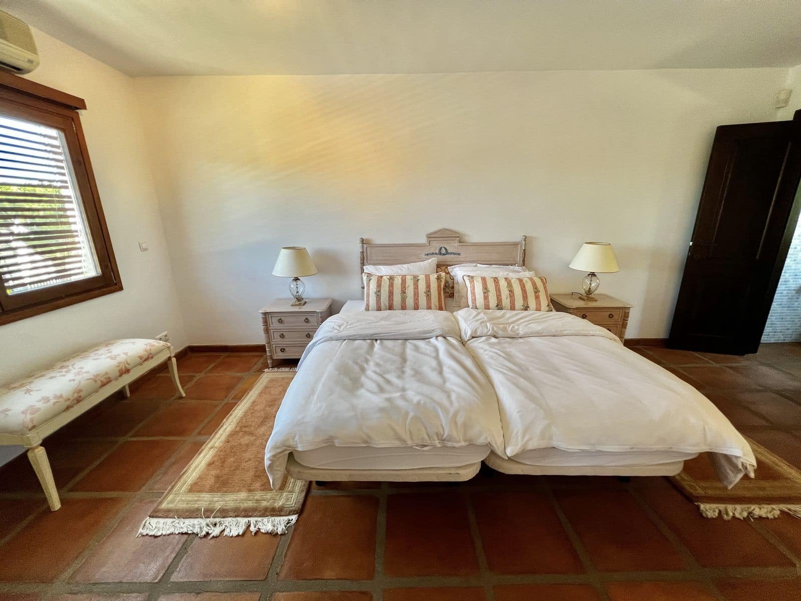 6 sypialnia Willa na sprzedaż w Marbesa z basenem garażem - 1 795 000 € (Ref: 9073700)