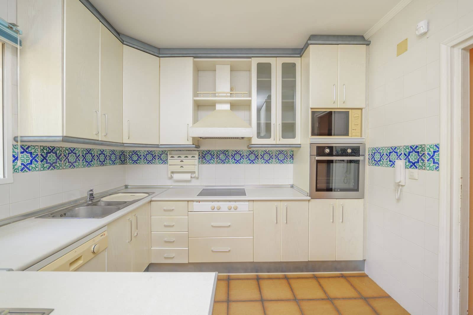 3 soverom Villa til salgs i Marbella med svømmebasseng garasje - € 1 200 000 (Ref: 9074032)