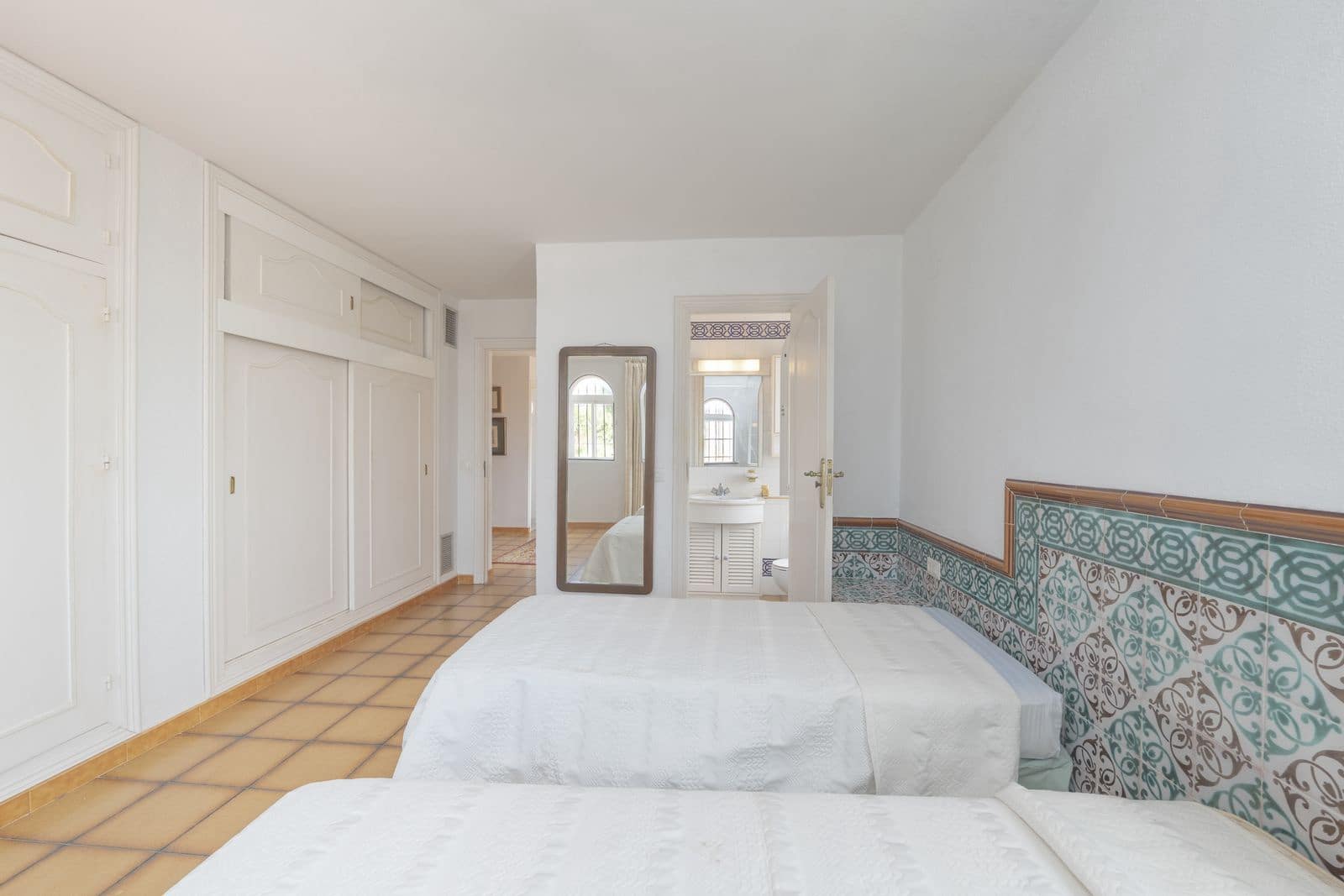 3 soverom Villa til salgs i Marbella med svømmebasseng garasje - € 1 200 000 (Ref: 9074032)