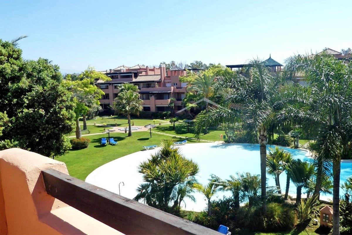 2 soverom Penthouse til salgs i Guadalmina med svømmebasseng garasje - € 750 000 (Ref: 9086592)