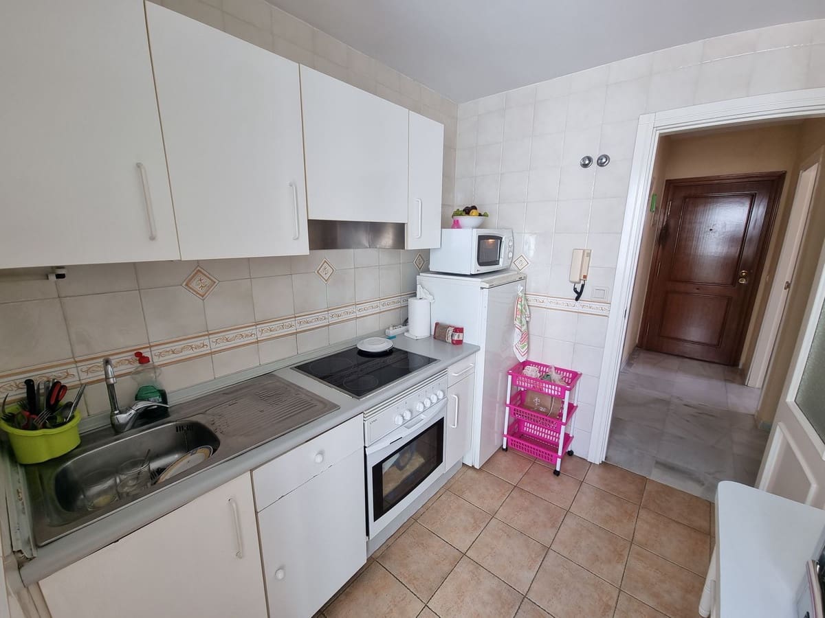 2 quarto Penthouse para venda em San Luis de Sabinillas com piscina - 229 000 € (Ref: 9095804)