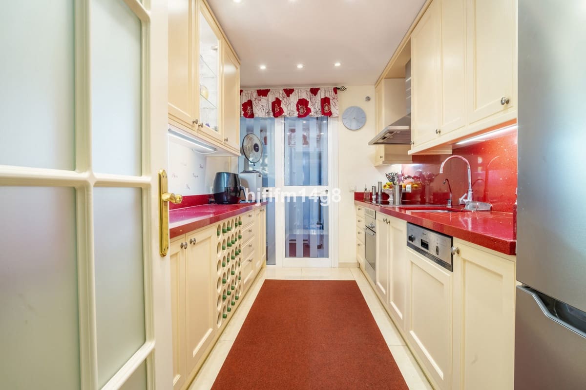 2 soveværelse Lejlighed til salg i Puerto Banus med swimmingpool - € 879.000 (Ref: 9096263)