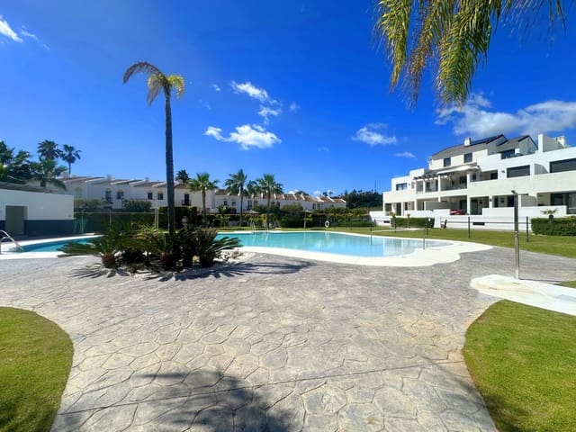 3 chambre Penthouse à vendre à Bahía Dorada, Estepona avec piscine garage - 735 000 € (Ref: 9096281)