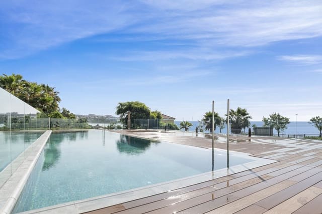 2 sovrum Lägenhet till salu i Estepona med pool garage - 1 350 000 € (Ref: 9096296)