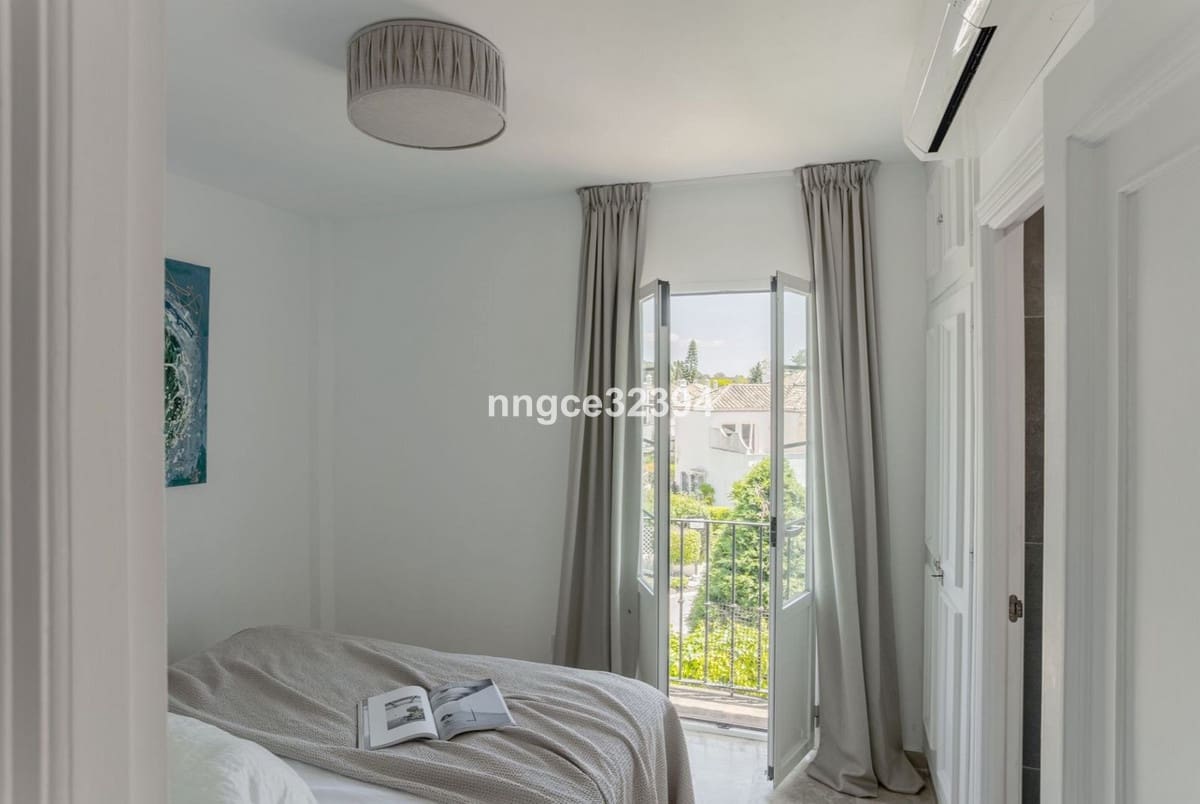 2 soveværelse Penthouse til salg i El Paraiso med swimmingpool - € 449.000 (Ref: 9097015)