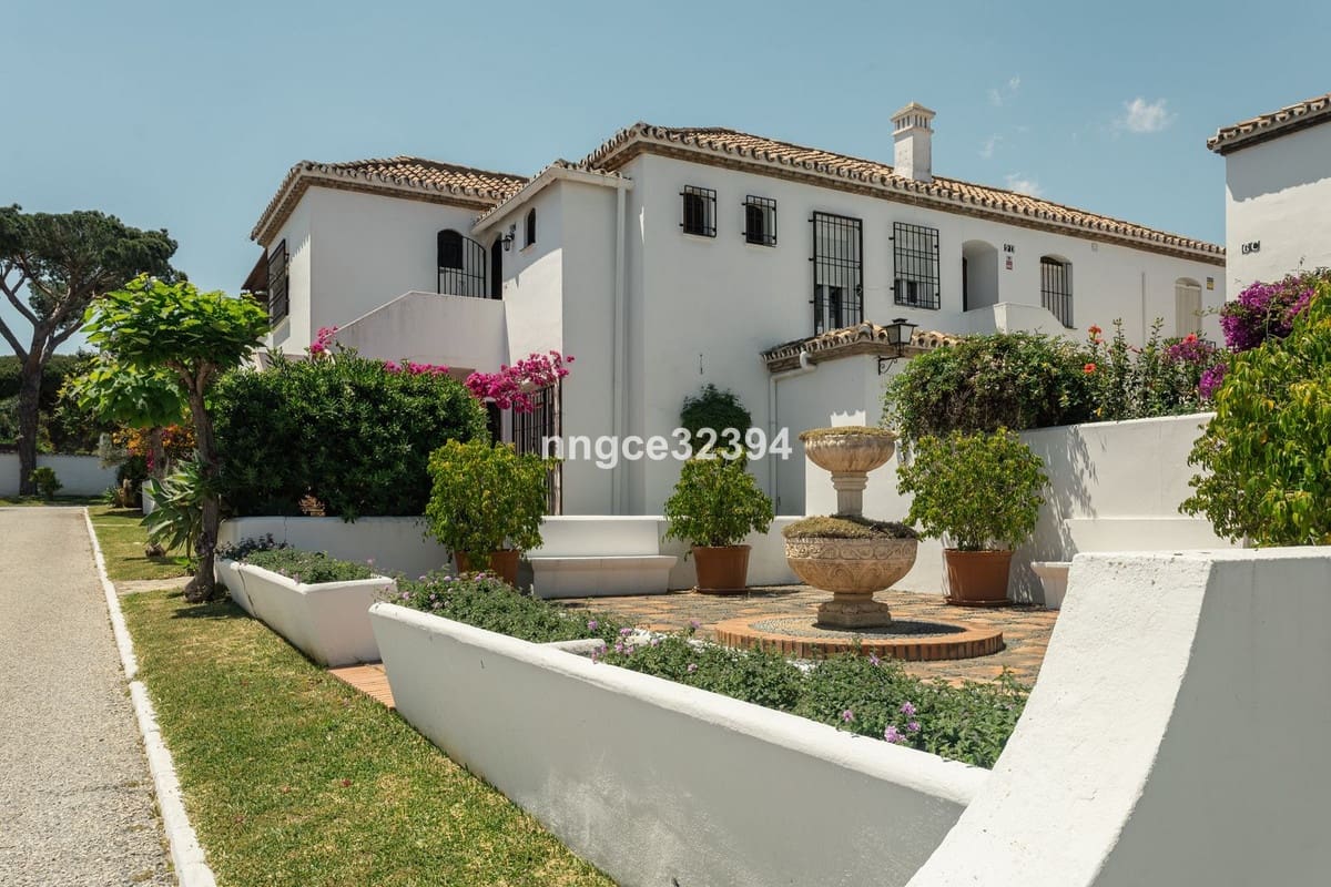 2 soveværelse Penthouse til salg i El Paraiso med swimmingpool - € 449.000 (Ref: 9097015)