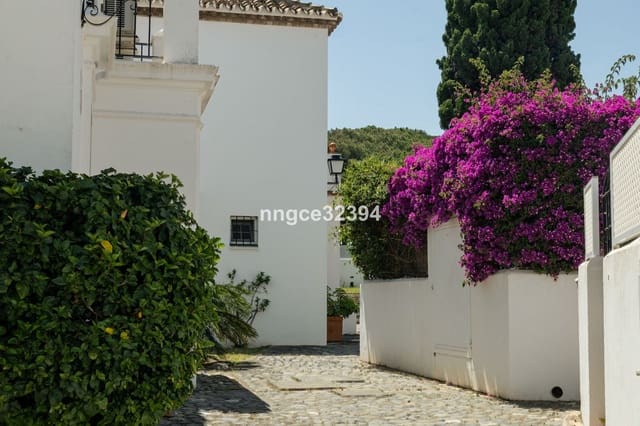 2 soverom Penthouse til salgs i El Paraiso, Estepona med svømmebasseng - € 449 000 (Ref: 9097015)