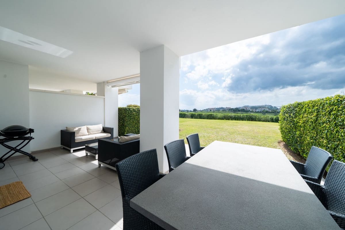 2 soverom Leilighet til salgs i Los Arqueros med svømmebasseng garasje - € 435 000 (Ref: 9103864)