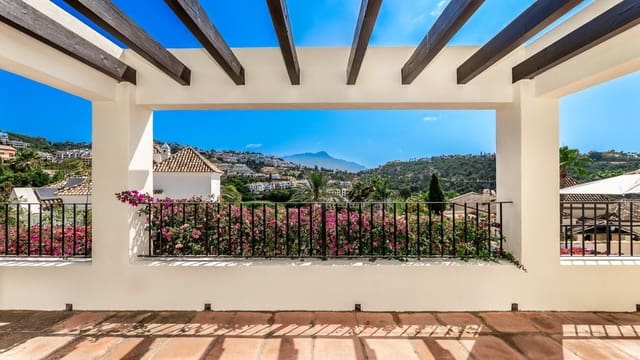4 slaapkamer Villa te koop in Los Arqueros, Benahavís met zwembad - € 1.999.999 (Ref: 9105068)