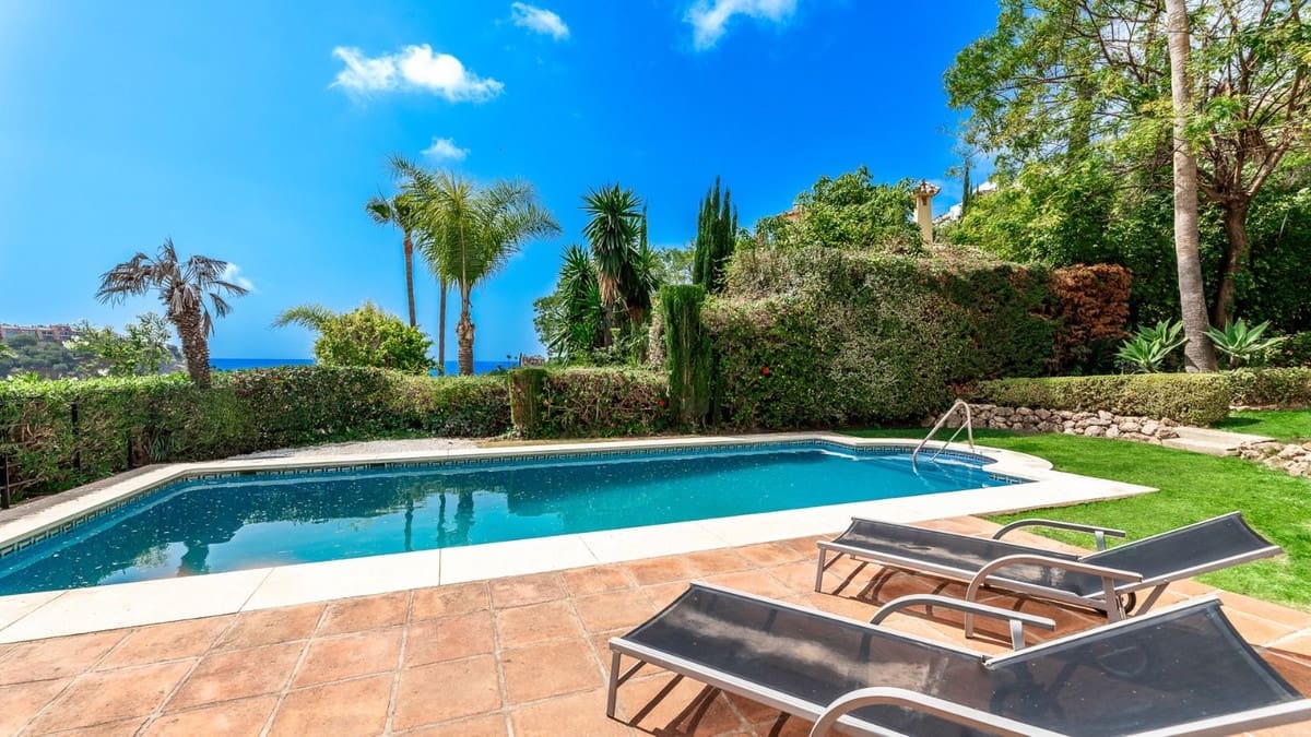 4 soveværelse Villa til salg i Los Arqueros med swimmingpool - € 1.999.999 (Ref: 9105068)