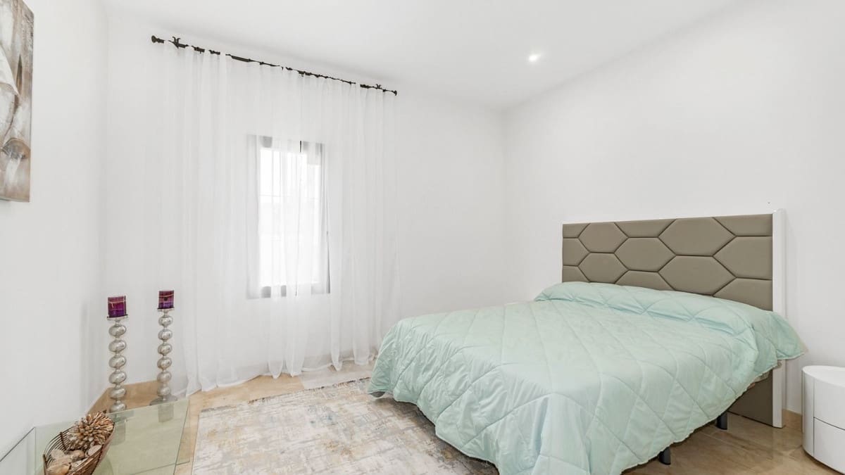 4 soveværelse Villa til salg i Los Arqueros med swimmingpool - € 1.999.999 (Ref: 9105068)