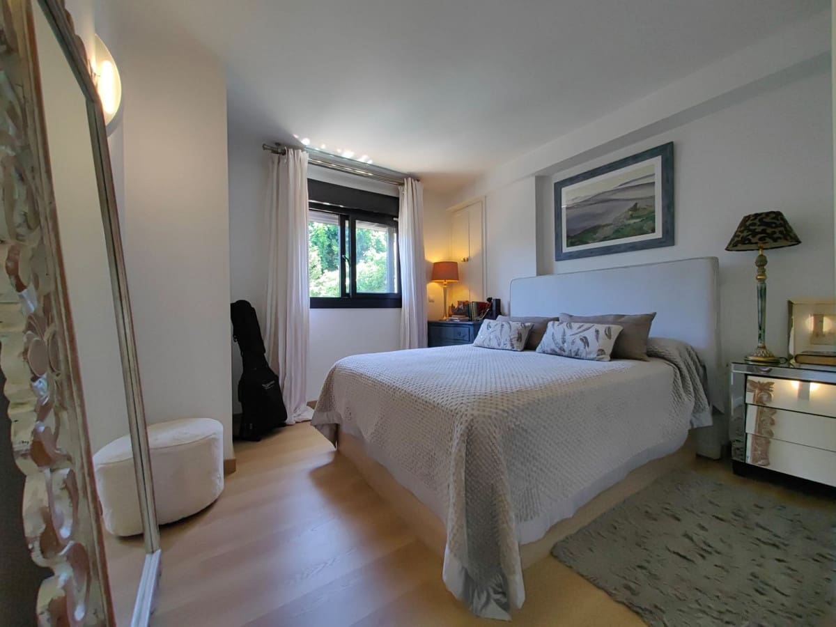 3 quarto Apartamento para venda em Estepona com piscina garagem - 430 000 € (Ref: 9107011)