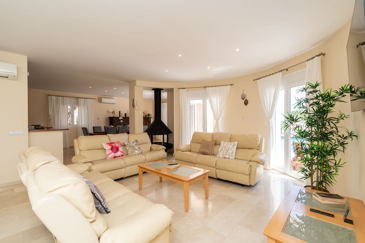 5 soveværelse Villa til salg i La Cala de Mijas med swimmingpool garage - € 1.850.000 (Ref: 9107013)