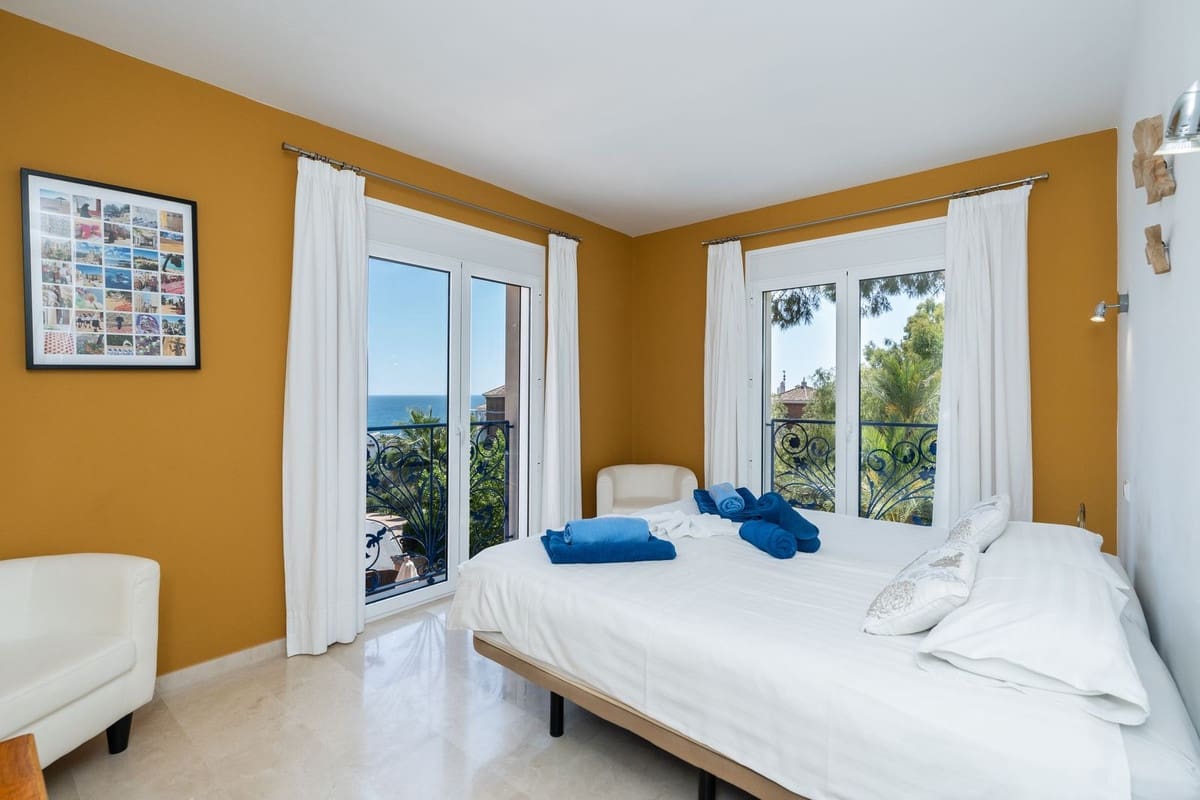 5 soveværelse Villa til salg i La Cala de Mijas med swimmingpool garage - € 1.850.000 (Ref: 9107013)