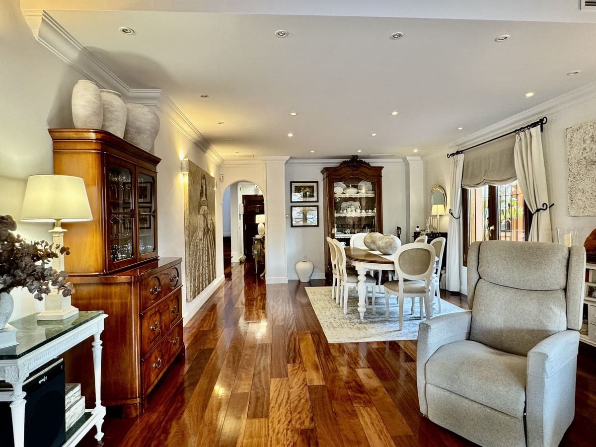 5 soveværelse Villa til salg i La Sierrezuela med swimmingpool garage - € 1.650.000 (Ref: 9107014)