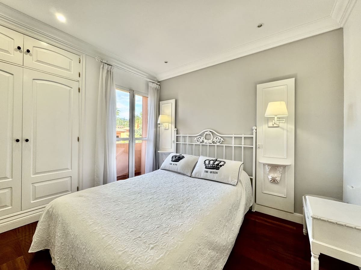 5 soveværelse Villa til salg i La Sierrezuela med swimmingpool garage - € 1.650.000 (Ref: 9107014)