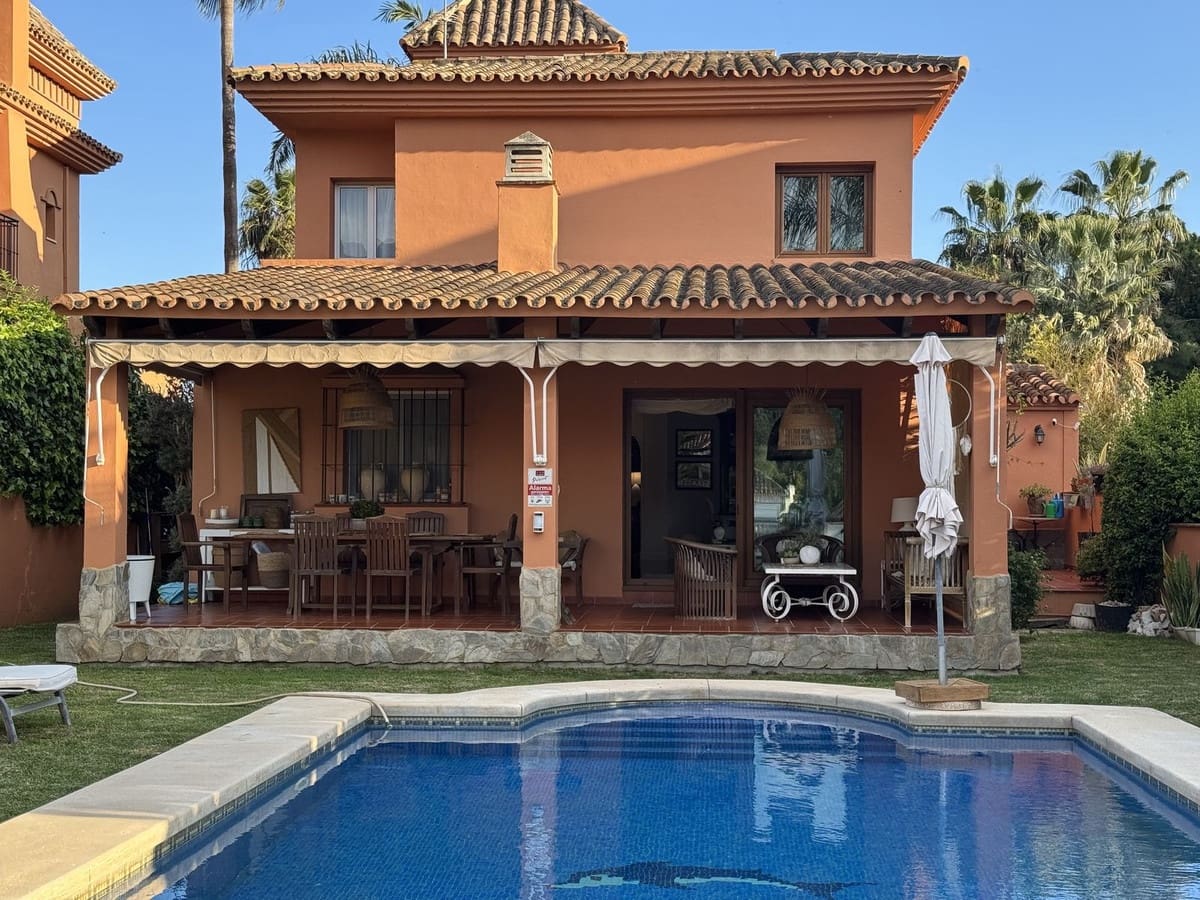 5 soveværelse Villa til salg i La Sierrezuela med swimmingpool garage - € 1.650.000 (Ref: 9107014)