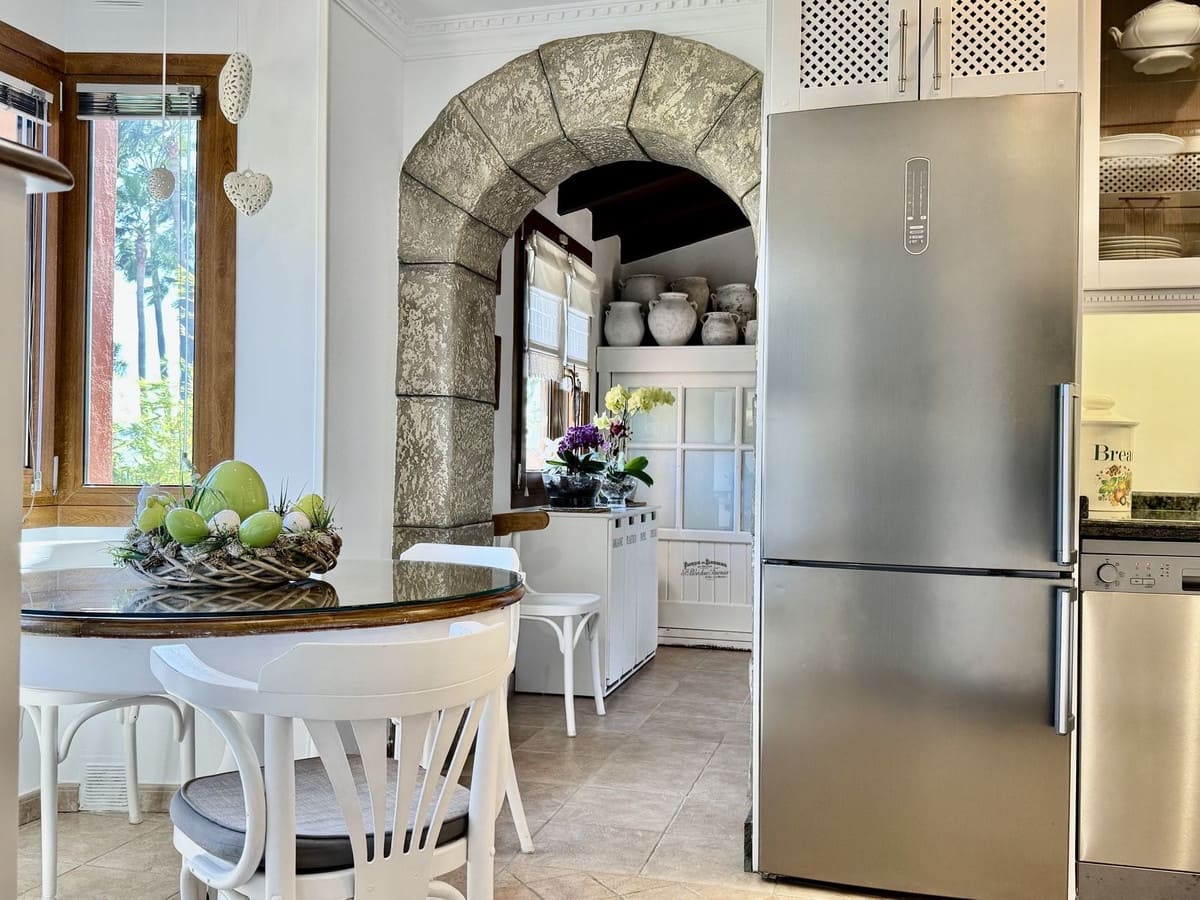 5 soveværelse Villa til salg i La Sierrezuela med swimmingpool garage - € 1.650.000 (Ref: 9107014)