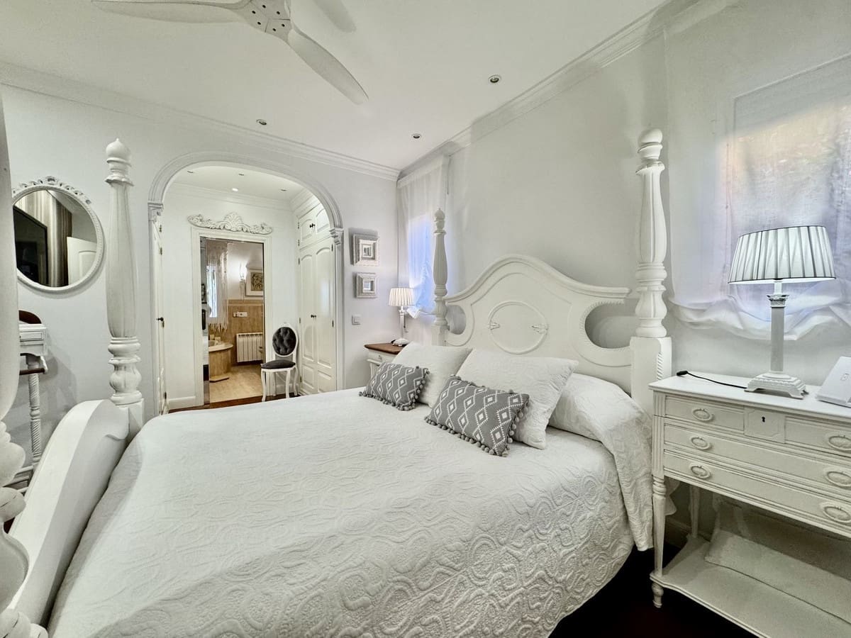 5 soveværelse Villa til salg i La Sierrezuela med swimmingpool garage - € 1.650.000 (Ref: 9107014)