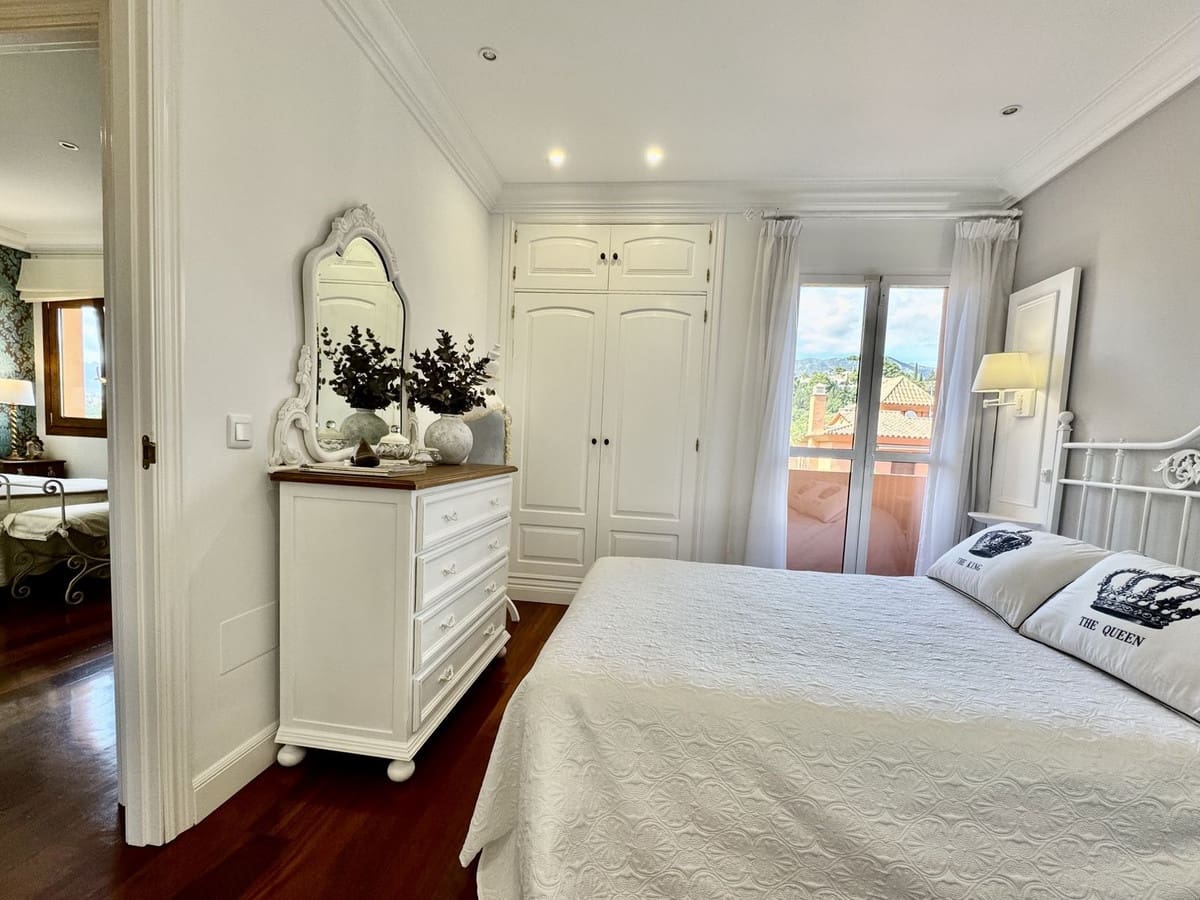 5 soveværelse Villa til salg i La Sierrezuela med swimmingpool garage - € 1.650.000 (Ref: 9107014)