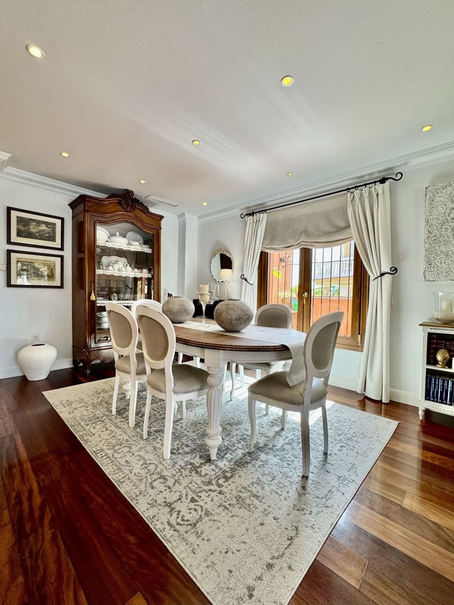 5 soveværelse Villa til salg i La Sierrezuela med swimmingpool garage - € 1.650.000 (Ref: 9107014)