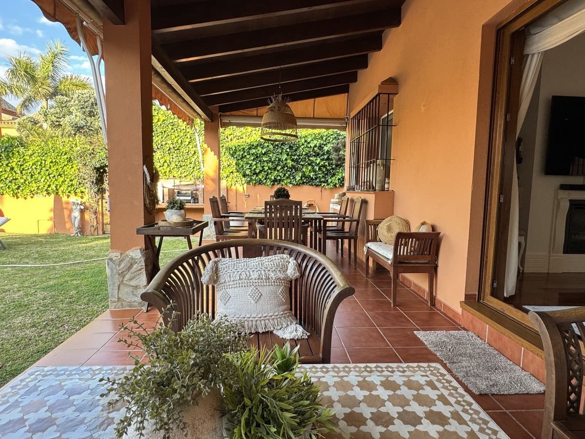 5 soveværelse Villa til salg i La Sierrezuela med swimmingpool garage - € 1.650.000 (Ref: 9107014)