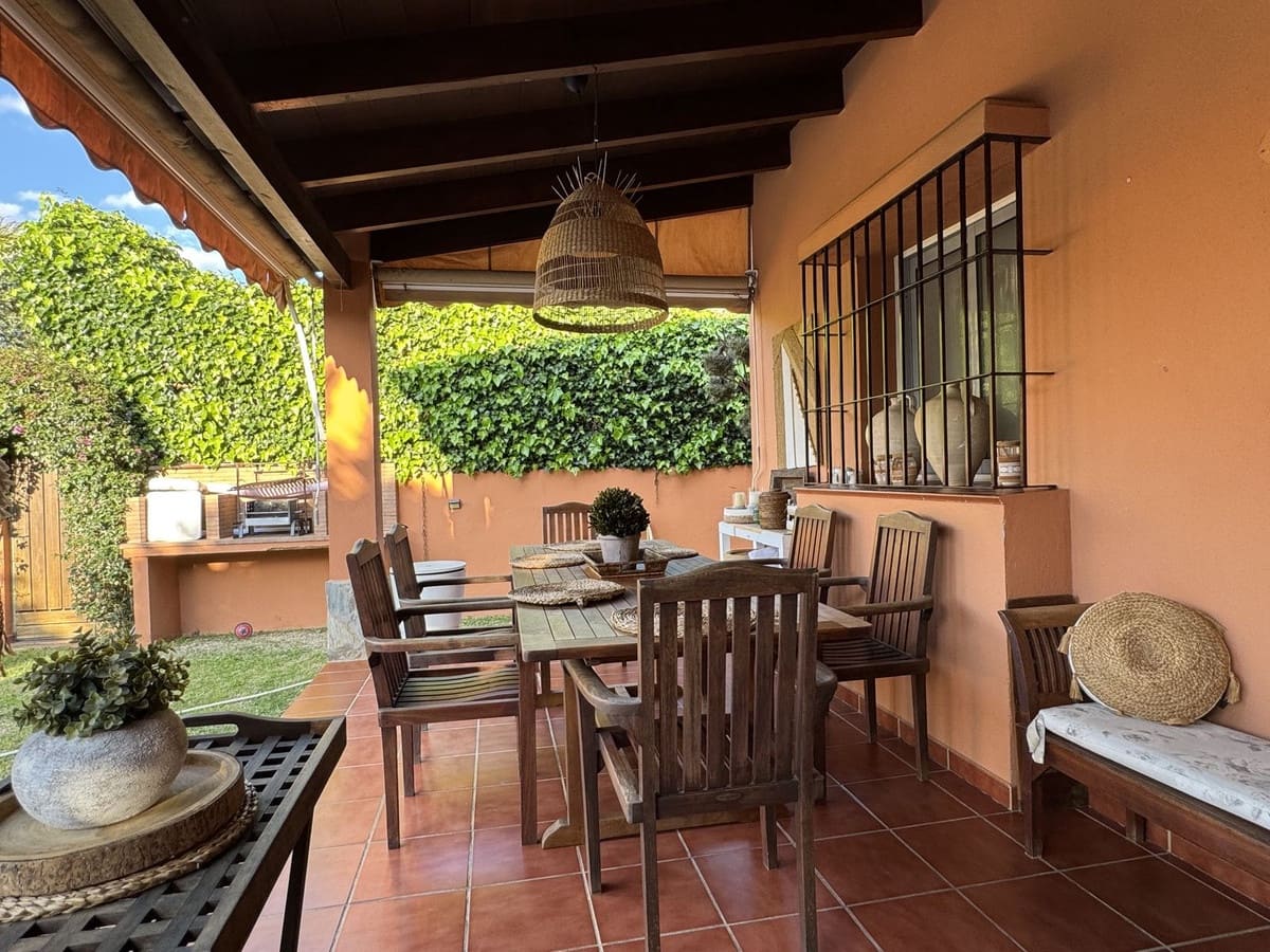 5 soveværelse Villa til salg i La Sierrezuela med swimmingpool garage - € 1.650.000 (Ref: 9107014)