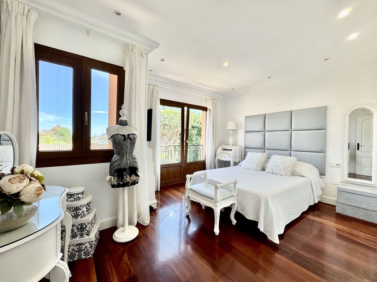 5 soveværelse Villa til salg i La Sierrezuela med swimmingpool garage - € 1.650.000 (Ref: 9107014)