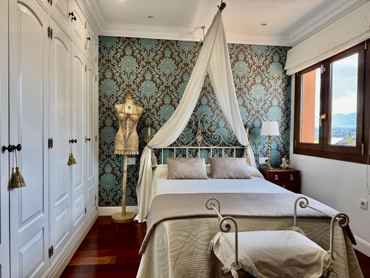 5 soveværelse Villa til salg i La Sierrezuela med swimmingpool garage - € 1.650.000 (Ref: 9107014)