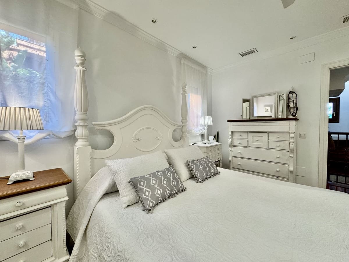 5 soveværelse Villa til salg i La Sierrezuela med swimmingpool garage - € 1.650.000 (Ref: 9107014)