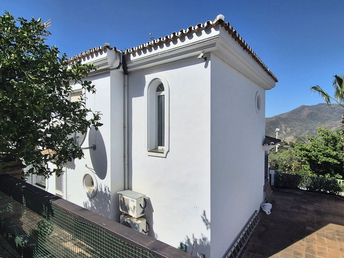 3 soverom Hus til salgs i Alhaurin Golf med svømmebasseng garasje - € 495 000 (Ref: 9108089)