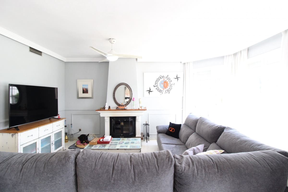 3 soverom Hus til salgs i Nueva Andalucia med svømmebasseng garasje - € 679 000 (Ref: 9108092)