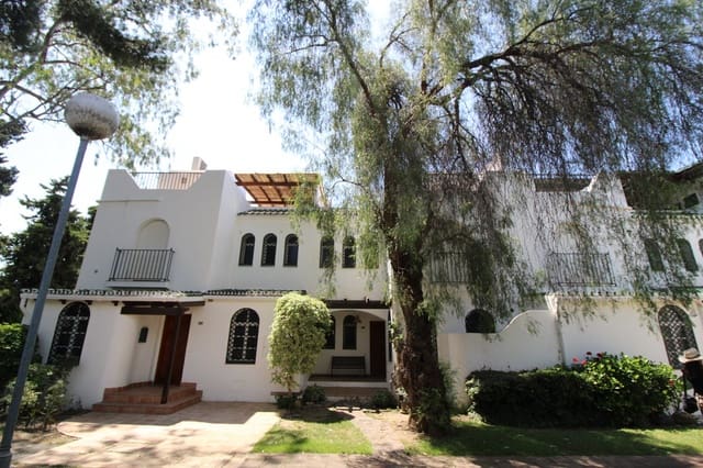 3 soverom Hus til salgs i Nueva Andalucia, Marbella med svømmebasseng garasje - € 679 000 (Ref: 9108092)