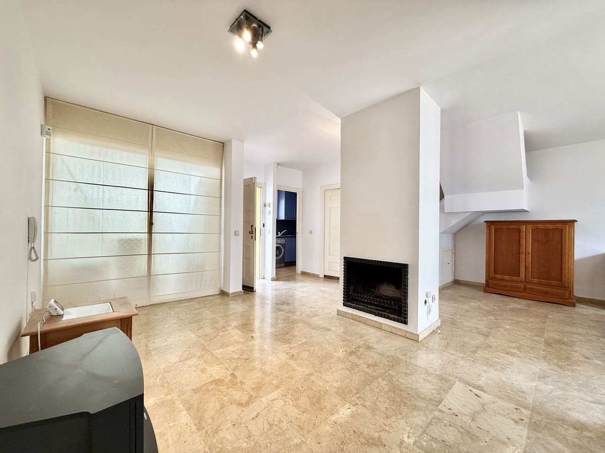 3 sypialnia Dom na sprzedaż w Nueva Andalucia z basenem garażem - 539 000 € (Ref: 9108093)