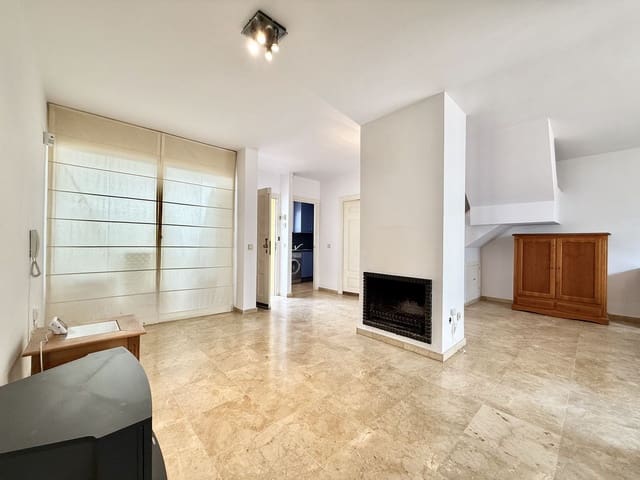 3 sypialnia Dom na sprzedaż w Nueva Andalucia, Marbella z basenem garażem - 539 000 € (Ref: 9108093)