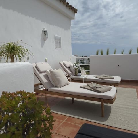 2 quarto Apartamento para venda em Estepona com piscina garagem - 367 500 € (Ref: 9109529)