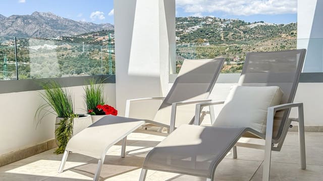 3 soveværelse Penthouse til salg i Santa Clara, Marbella med swimmingpool garage - € 1.980.000 (Ref: 9109670)