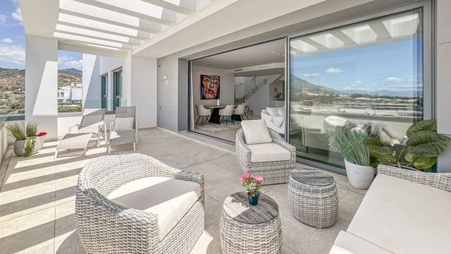 3 soveværelse Penthouse til salg i Santa Clara, Marbella med swimmingpool garage - € 1.980.000 (Ref: 9109670)