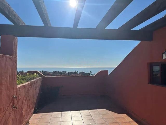 3 chambre Penthouse à vendre à New Golden Mile, Estepona avec piscine garage - 650 000 € (Ref: 9109672)