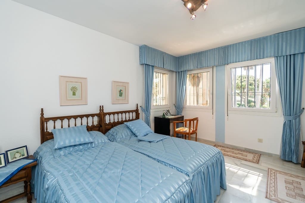 2 soveværelse Penthouse til salg i Calahonda med swimmingpool - € 579.000 (Ref: 9112680)