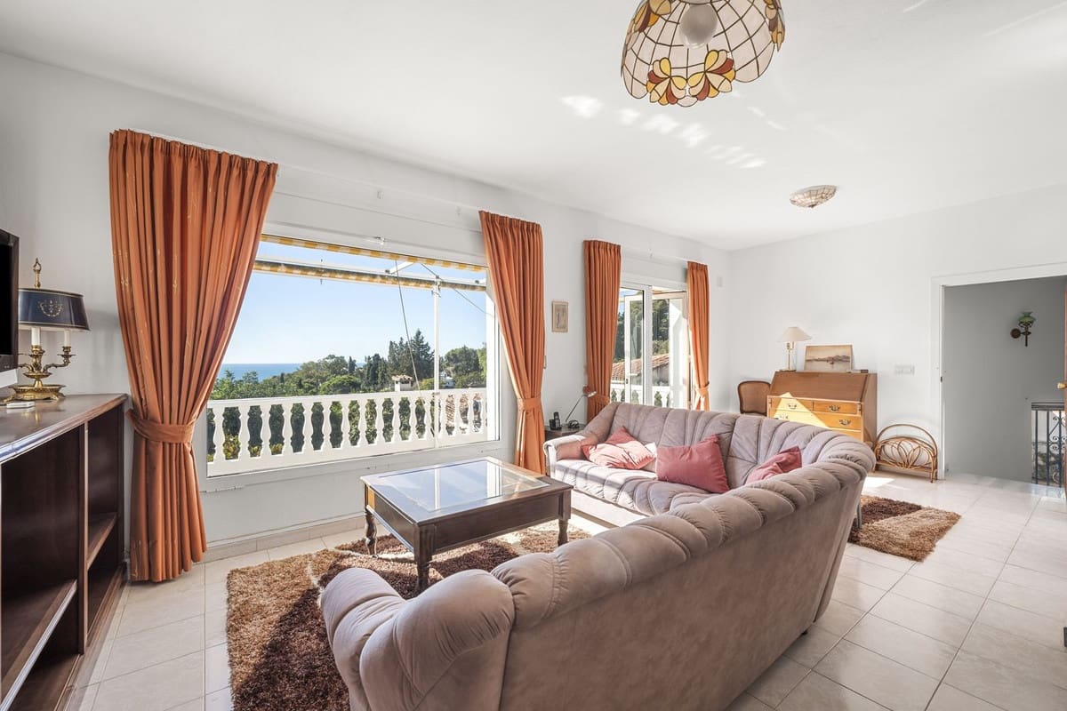 4 soverom Villa til salgs i Benalmadena med svømmebasseng garasje - € 1 250 000 (Ref: 9113219)