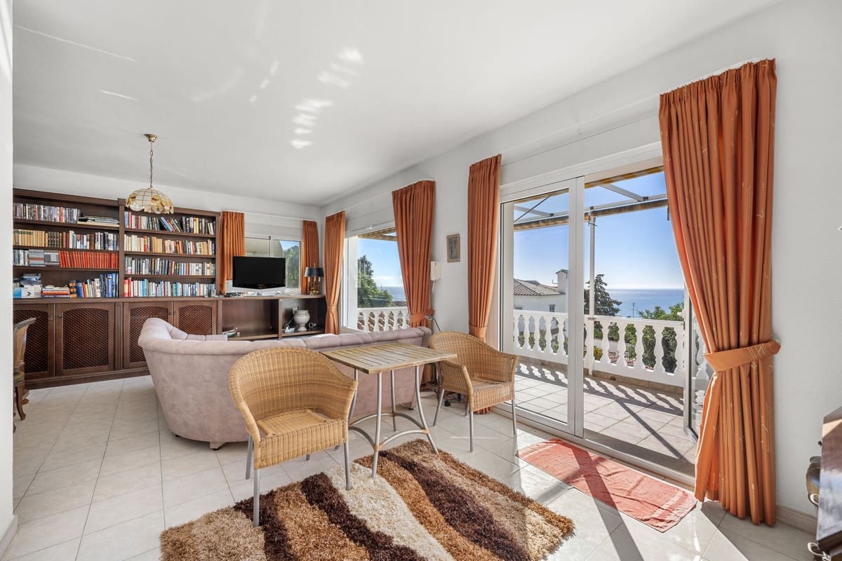 4 soverom Villa til salgs i Benalmadena med svømmebasseng garasje - € 1 250 000 (Ref: 9113219)