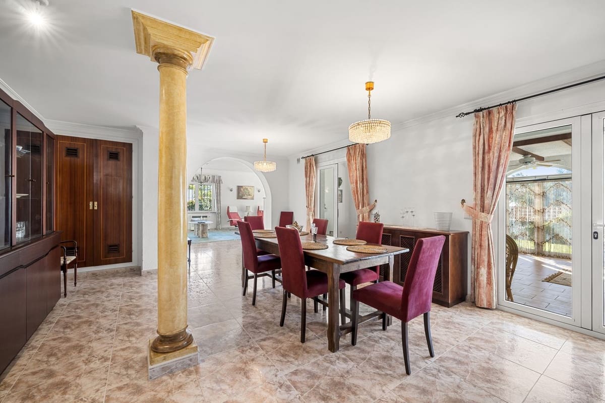 4 soverom Villa til salgs i Benalmadena med svømmebasseng garasje - € 1 250 000 (Ref: 9113219)