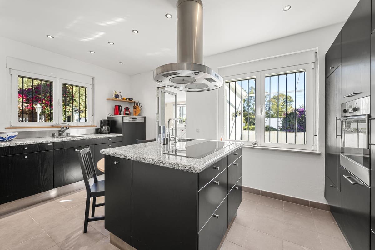 4 soverom Villa til salgs i Benalmadena med svømmebasseng garasje - € 1 250 000 (Ref: 9113219)