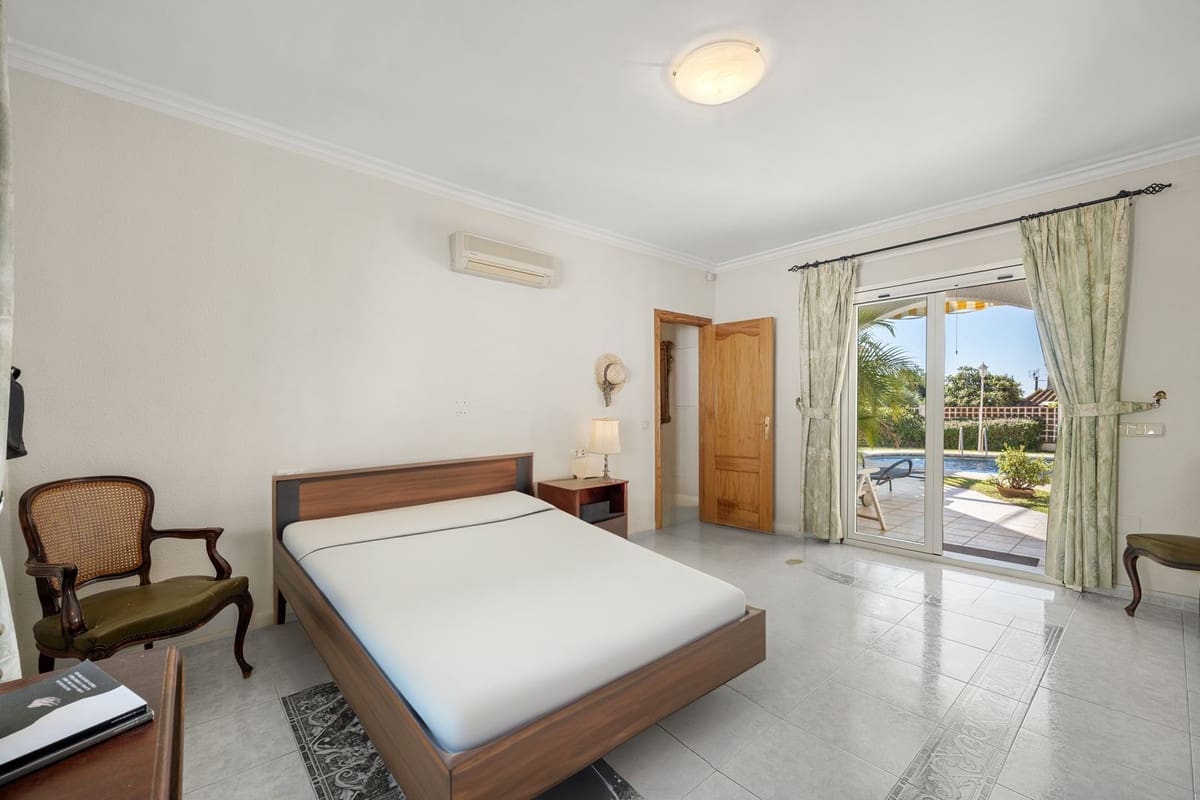 4 soverom Villa til salgs i Benalmadena med svømmebasseng garasje - € 1 250 000 (Ref: 9113219)