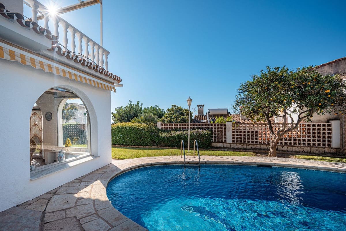 4 soverom Villa til salgs i Benalmadena med svømmebasseng garasje - € 1 250 000 (Ref: 9113219)