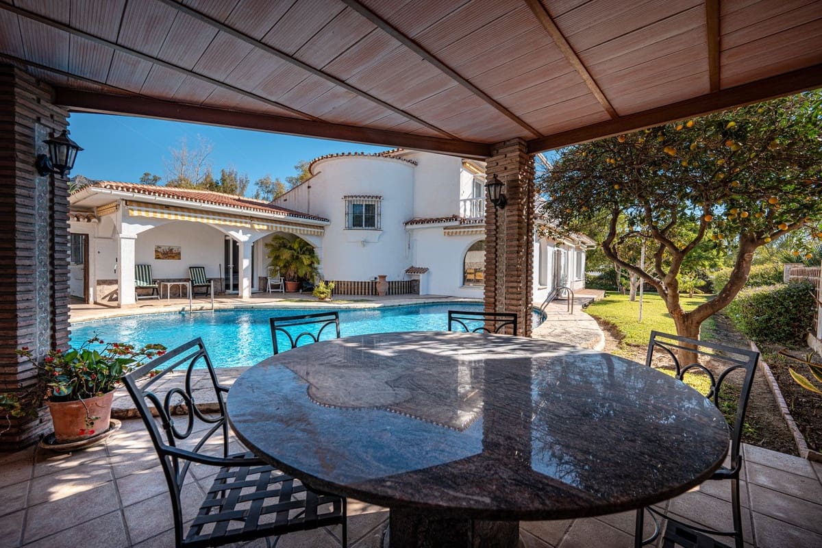 4 soverom Villa til salgs i Benalmadena med svømmebasseng garasje - € 1 250 000 (Ref: 9113219)